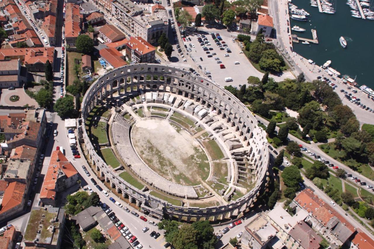 Luxury Apartment Bianco Pula Eksteriør billede
